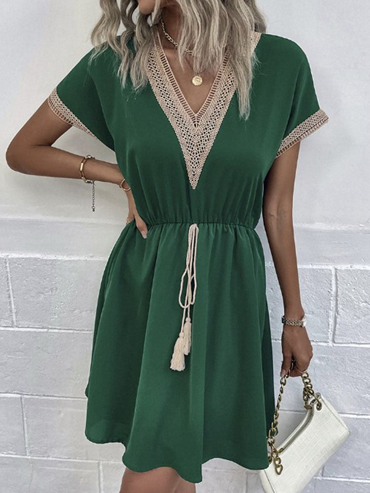 RAMONA - Boho-Kleid mit V-Ausschnitt und Spitzendetails